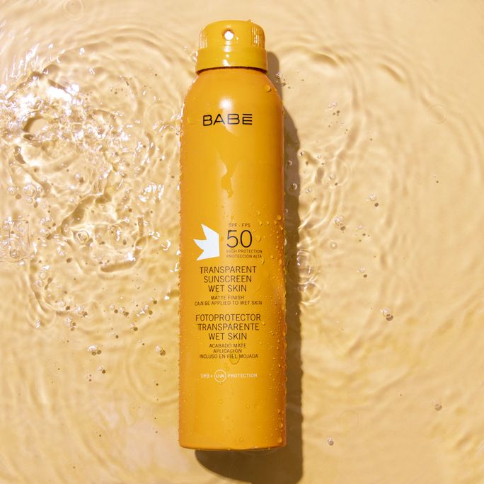BABE Caurspīdīgs saules aizsarglīdzeklis ar SPF 50 mitrai ādai, 200 ml