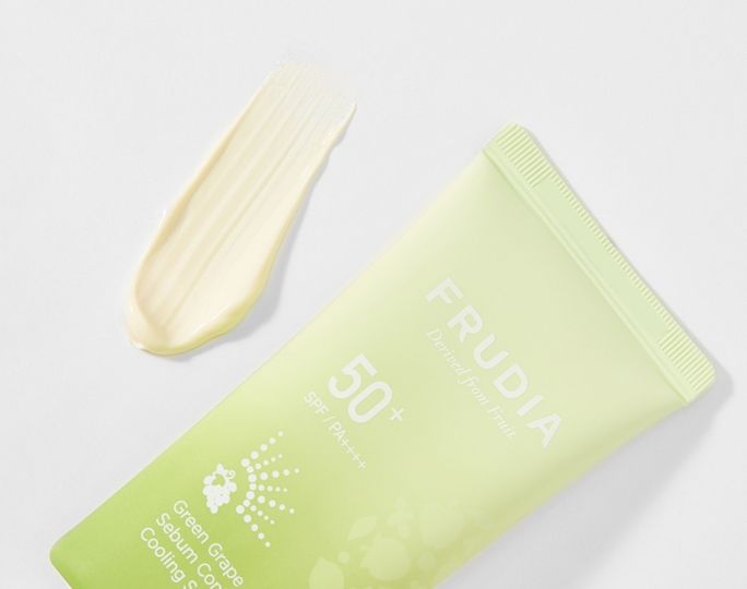 Frudia Green Grape SPF 50 Sebum Control saules aizsargkrēms ar atsvaidzinošu efektu, 50 g